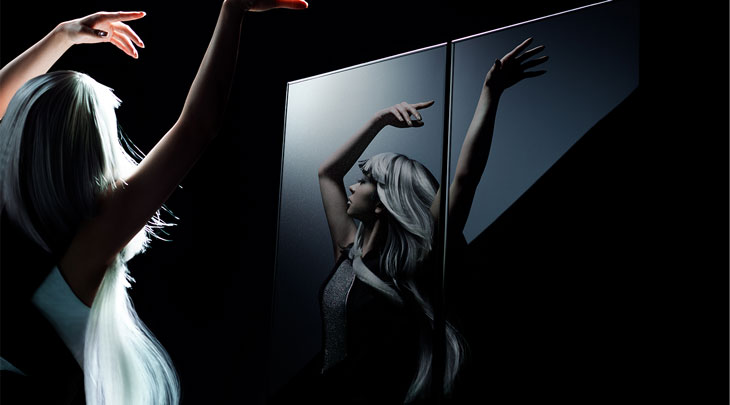 Tủ lạnh Mitsubishi MR-FX43EN(GBK) inverter 344 lít với thiết kế mặt gương kính