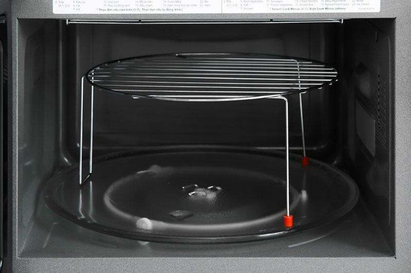 Đi kèm lò có trục xoay, vòng xoay, đĩa thủy tinh - Lò vi sóng Panasonic NN-GT65JBYUE 31 lít Phụ kiện đi kèm - Lò vi sóng Panasonic NN-GT65JBYUE 31 lít