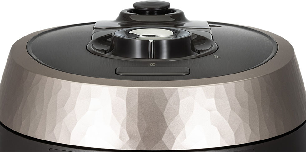 Nồi cơm điện Cuckoo 1.08 lít CRP R0600F Nồi cơm điện Cuckoo 1.08 lít CRP R0600F