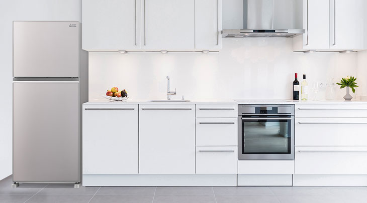 Tủ lạnh Mitsubishi MR-FX47EN(GSL) inverter 376 lít với thiết kế mặt gương kính